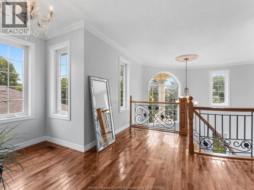 25 IVY LANE