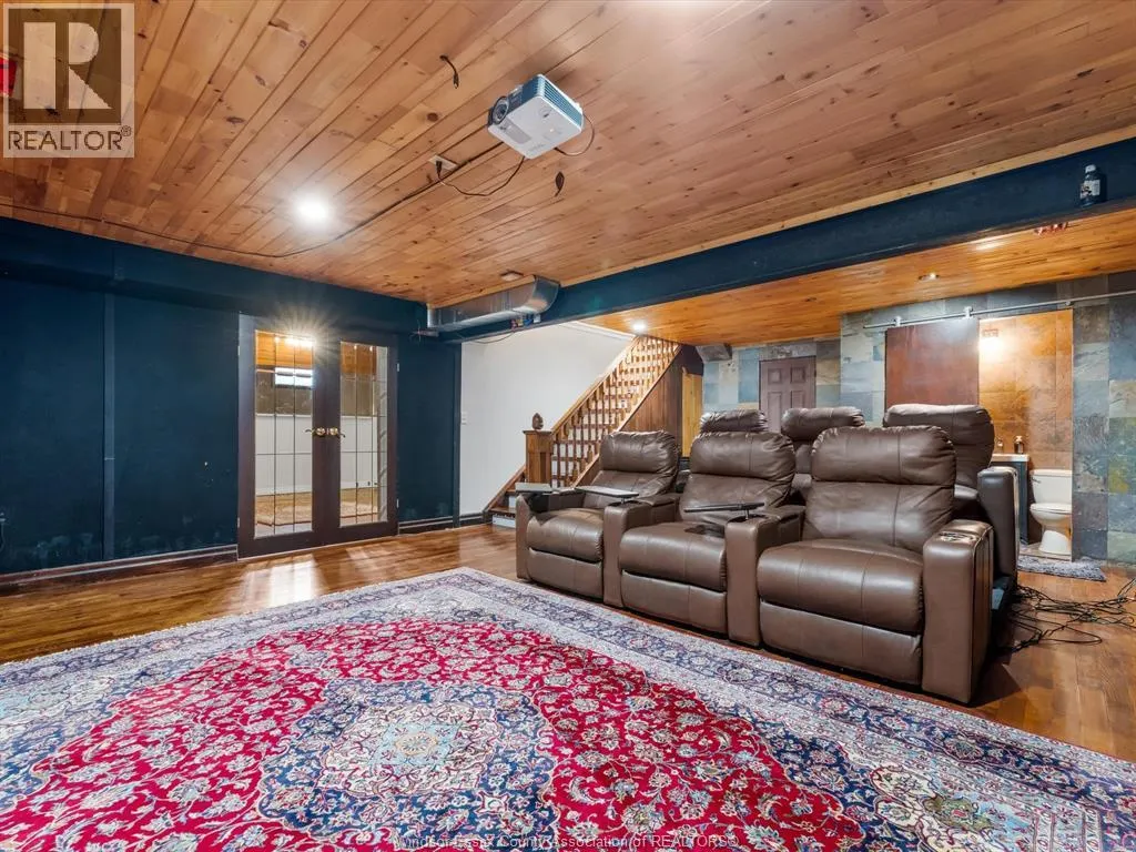 25 IVY LANE