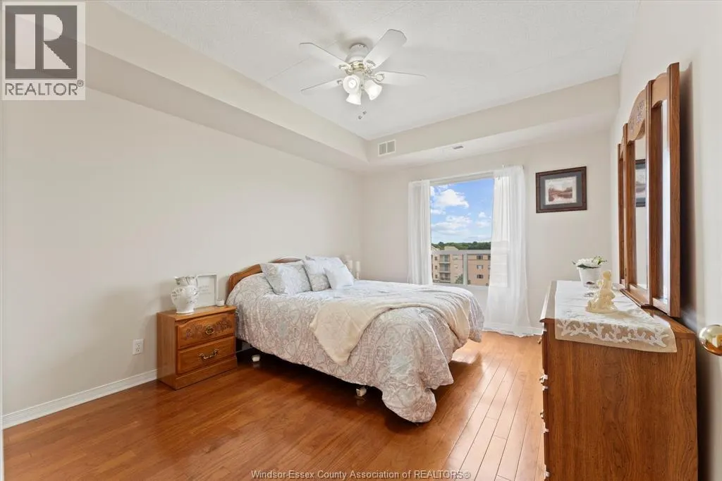 315 VILLAGE GROVE Unit# 505