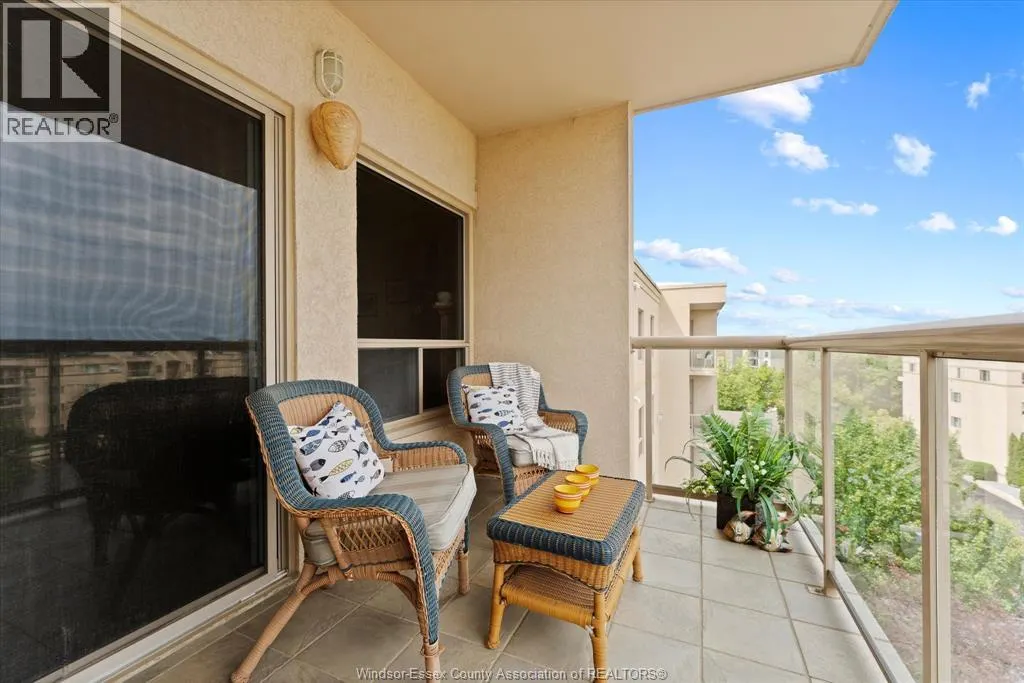 315 VILLAGE GROVE Unit# 505