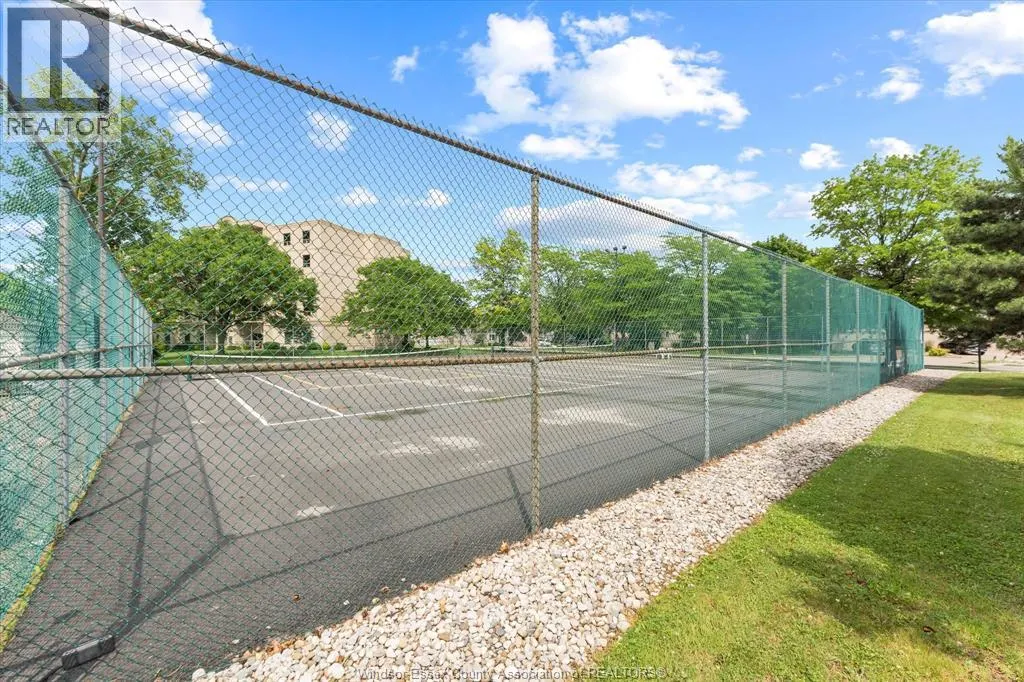315 VILLAGE GROVE Unit# 505