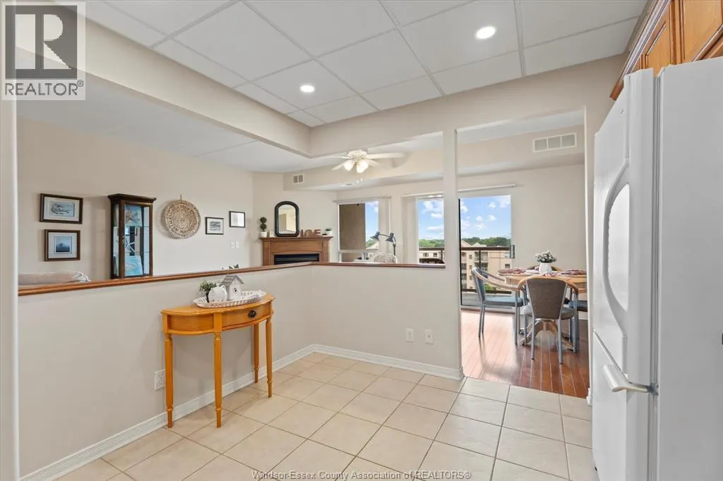 315 VILLAGE GROVE Unit# 505