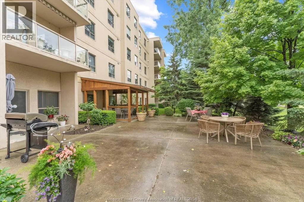 315 VILLAGE GROVE Unit# 505