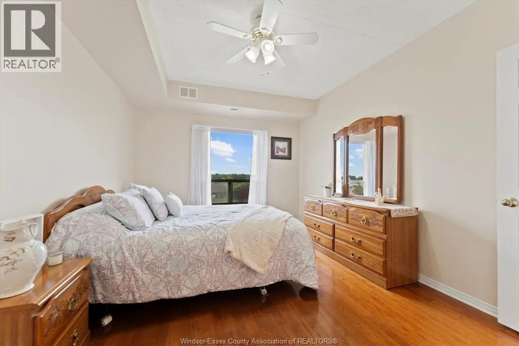315 VILLAGE GROVE Unit# 505
