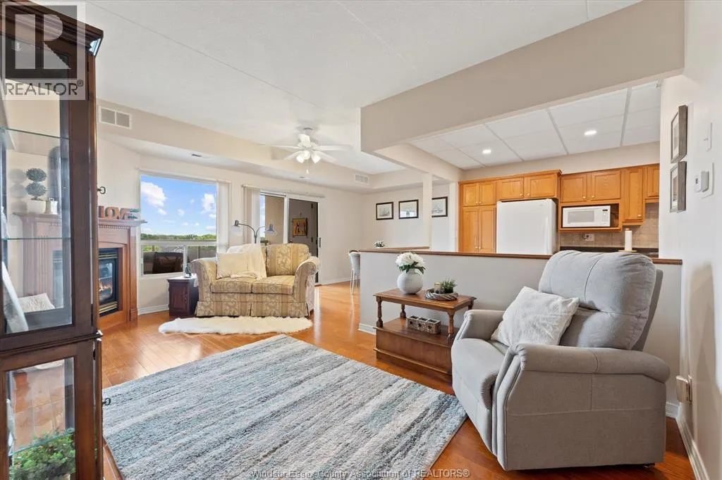 315 VILLAGE GROVE Unit# 505