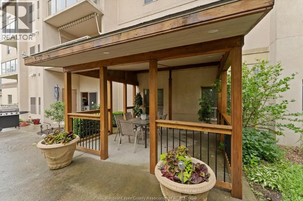 315 VILLAGE GROVE Unit# 505