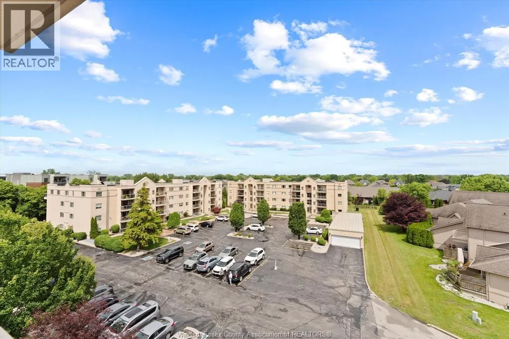 315 VILLAGE GROVE Unit# 505