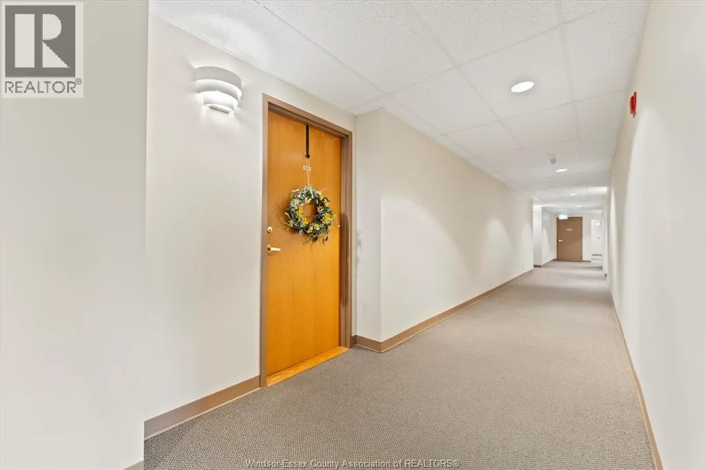 315 VILLAGE GROVE Unit# 505