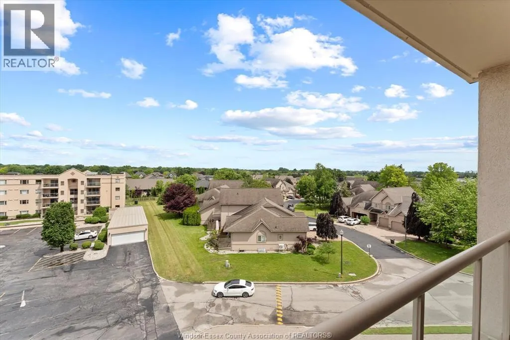 315 VILLAGE GROVE Unit# 505