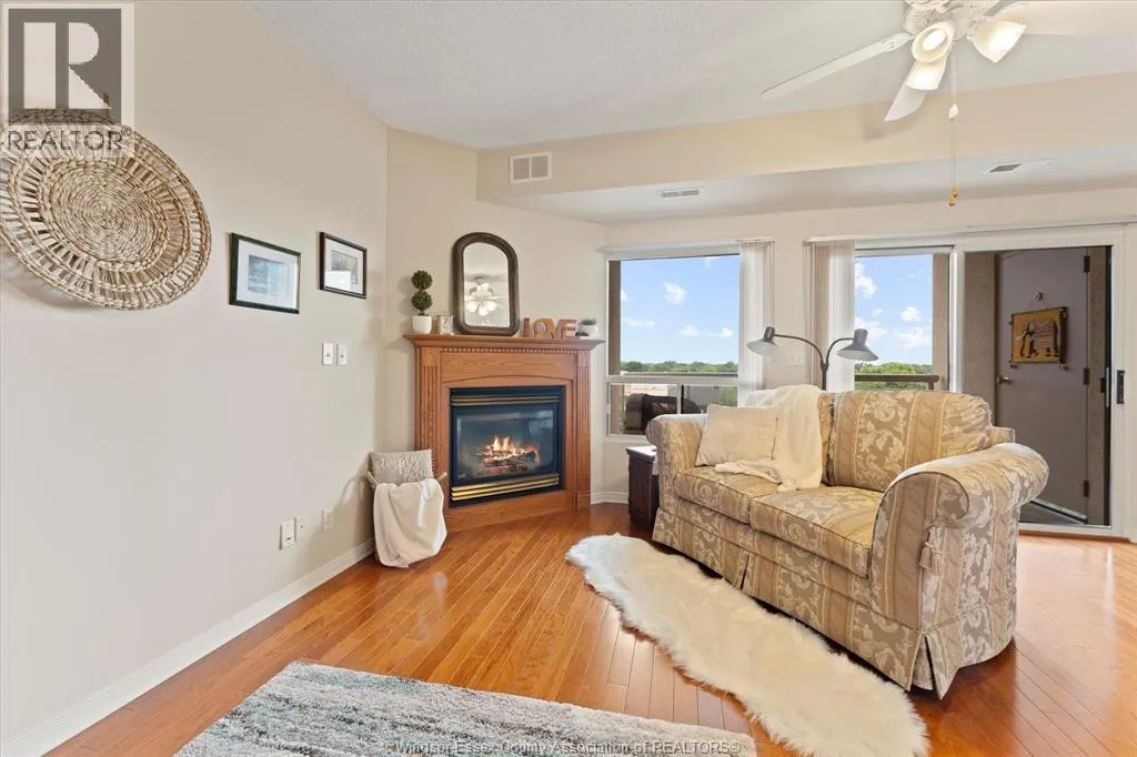 315 VILLAGE GROVE Unit# 505