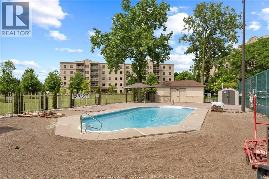 315 VILLAGE GROVE Unit# 505