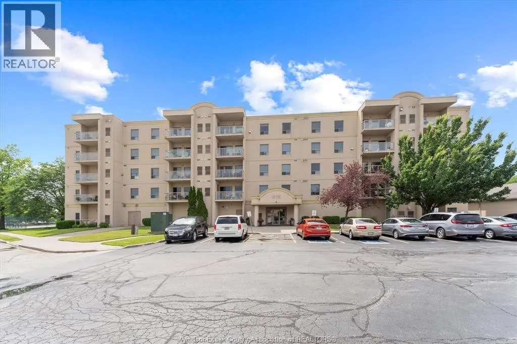 315 VILLAGE GROVE Unit# 505