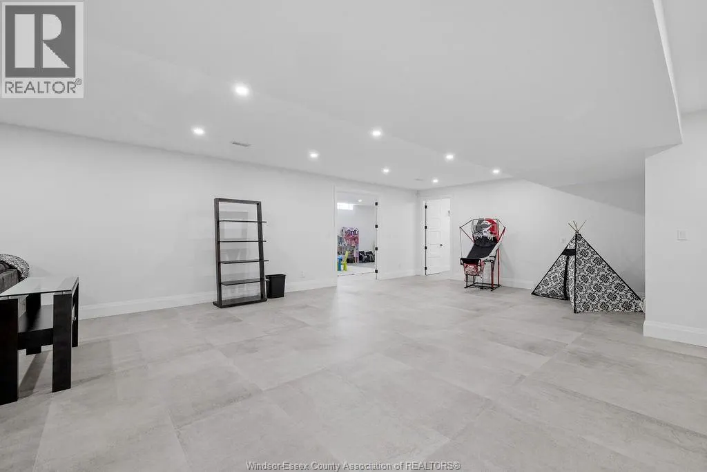 4450 CATERINA CRESCENT