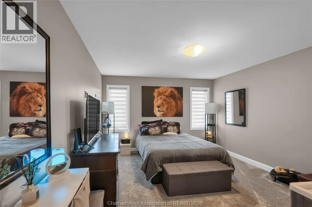 203 MOONSTONE CRESCENT