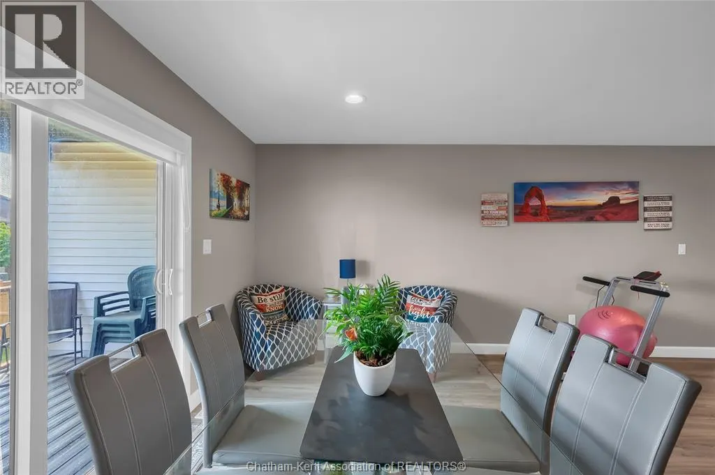 203 MOONSTONE CRESCENT