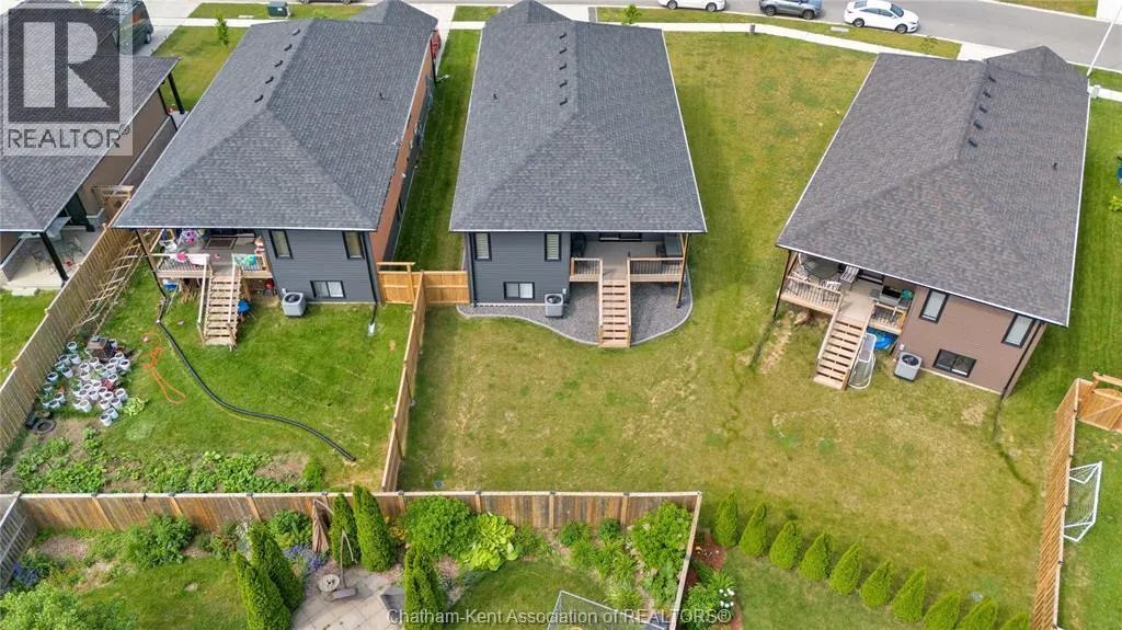 203 MOONSTONE CRESCENT