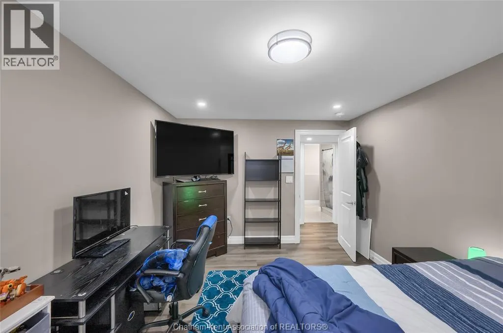 203 MOONSTONE CRESCENT