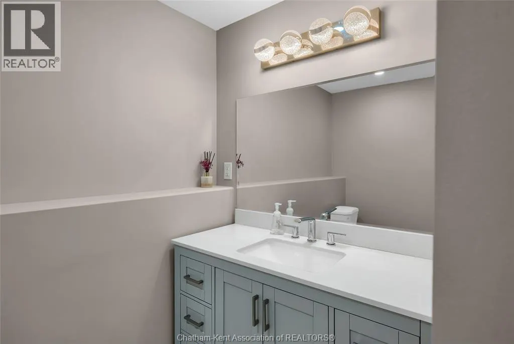 203 MOONSTONE CRESCENT