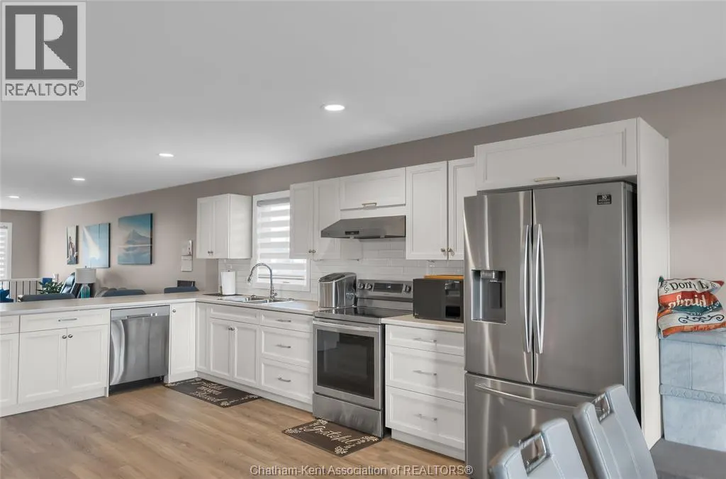 203 MOONSTONE CRESCENT