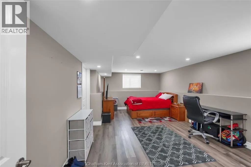 203 MOONSTONE CRESCENT