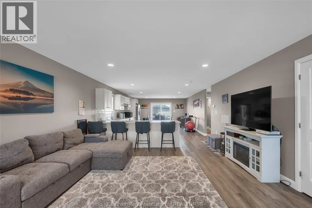 203 MOONSTONE CRESCENT