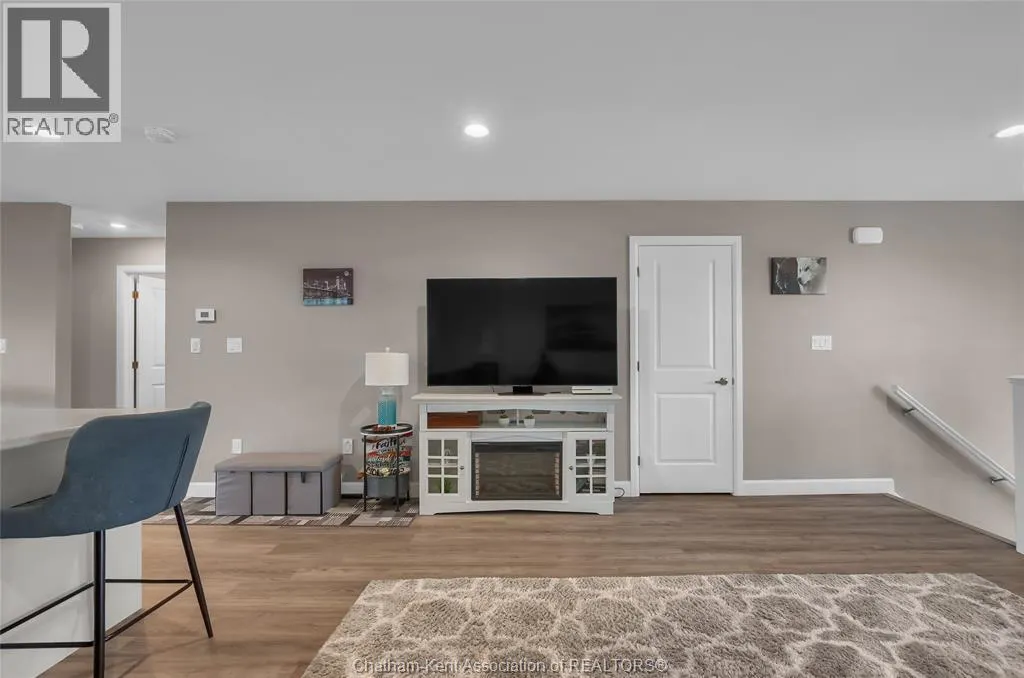 203 MOONSTONE CRESCENT