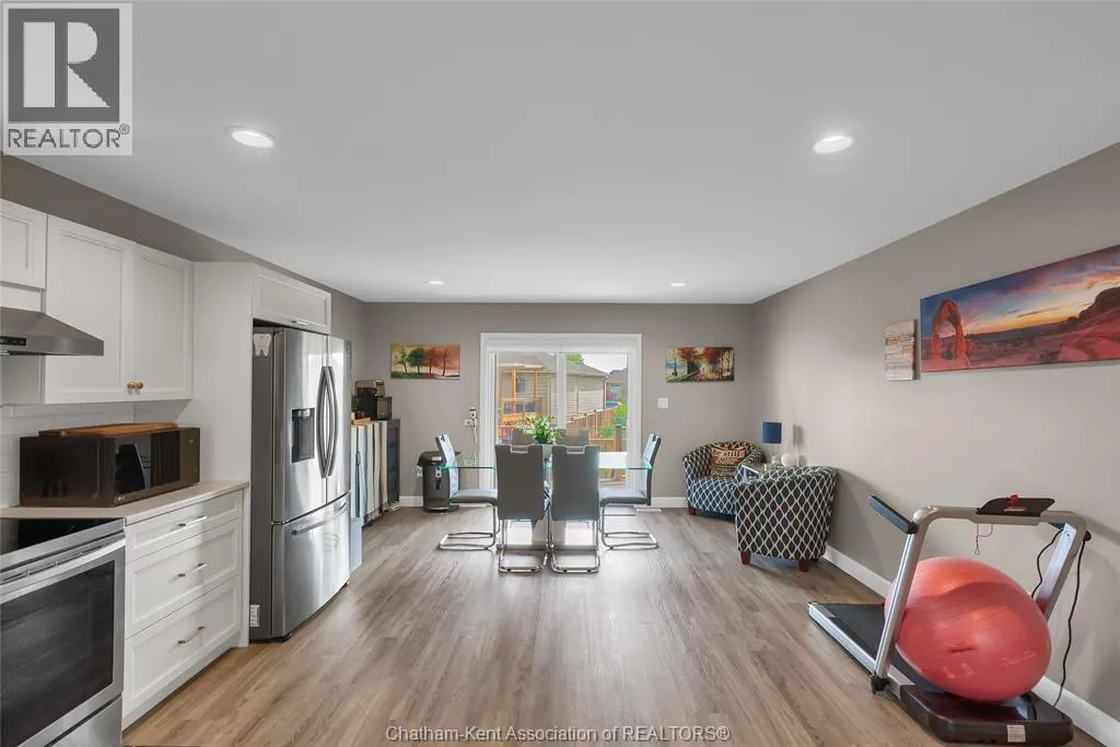 203 MOONSTONE CRESCENT