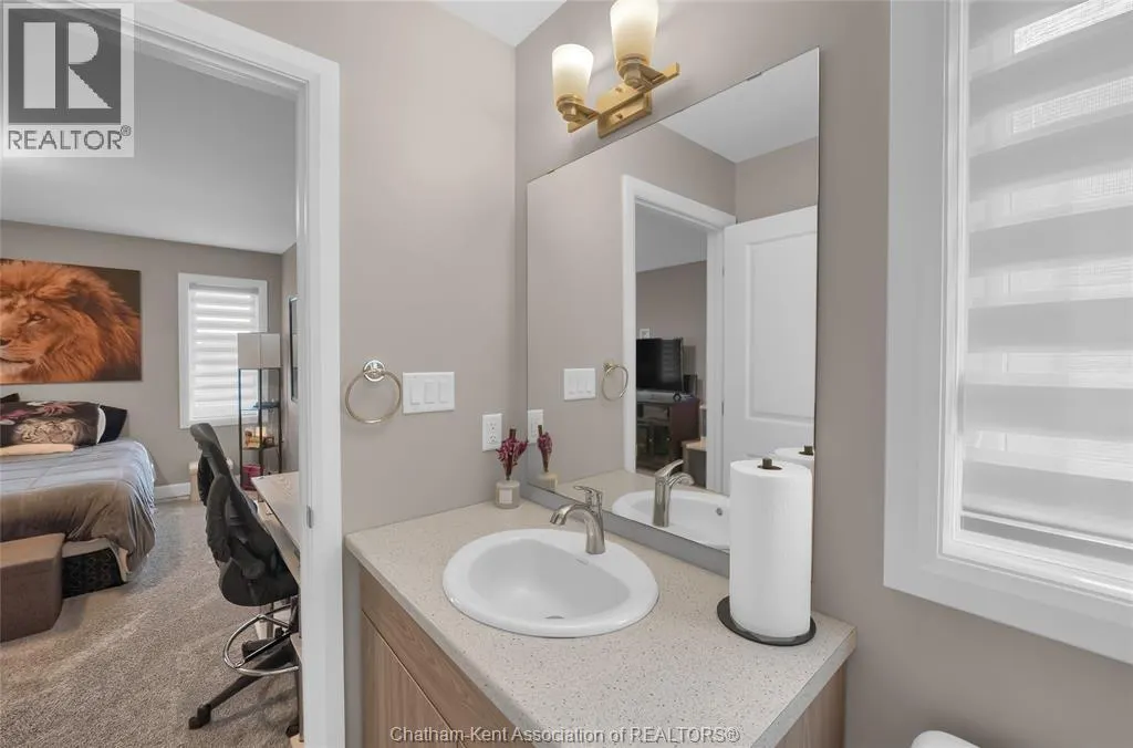 203 MOONSTONE CRESCENT