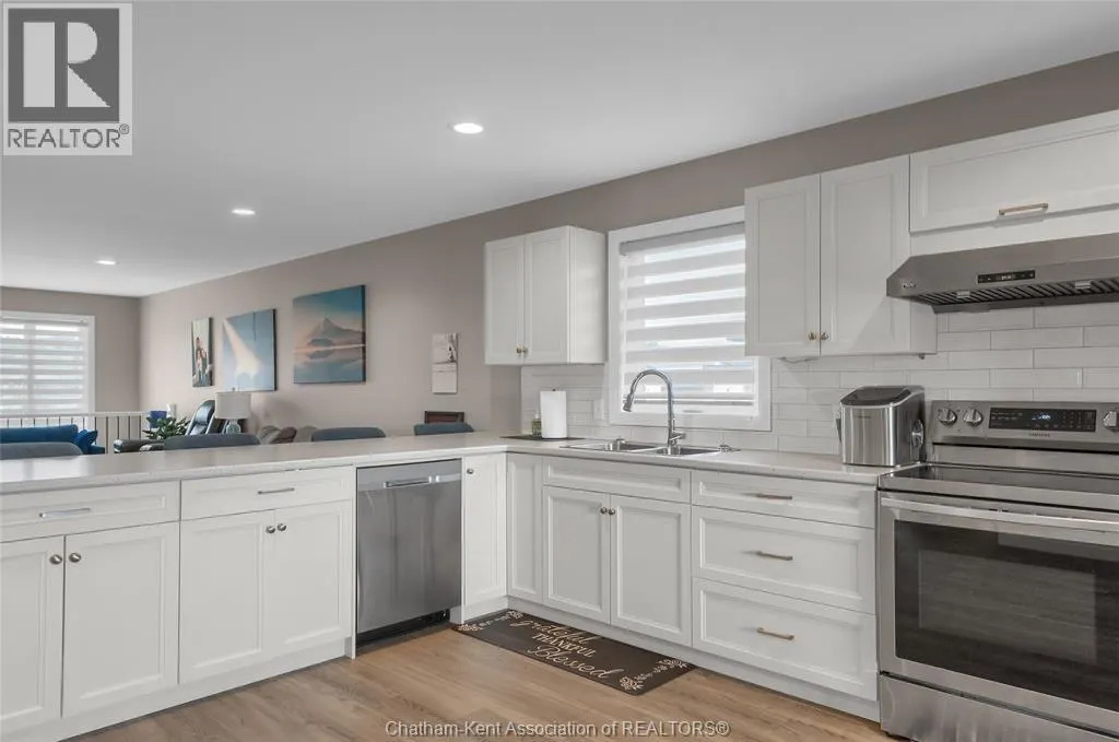203 MOONSTONE CRESCENT