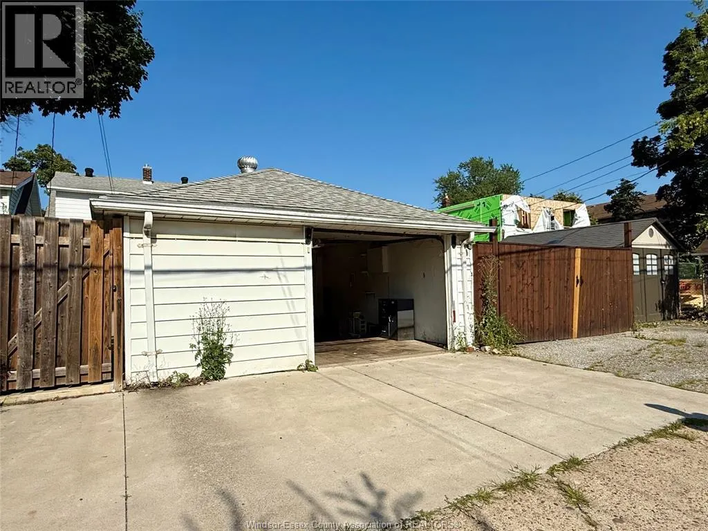 1239 Bruce AVENUE