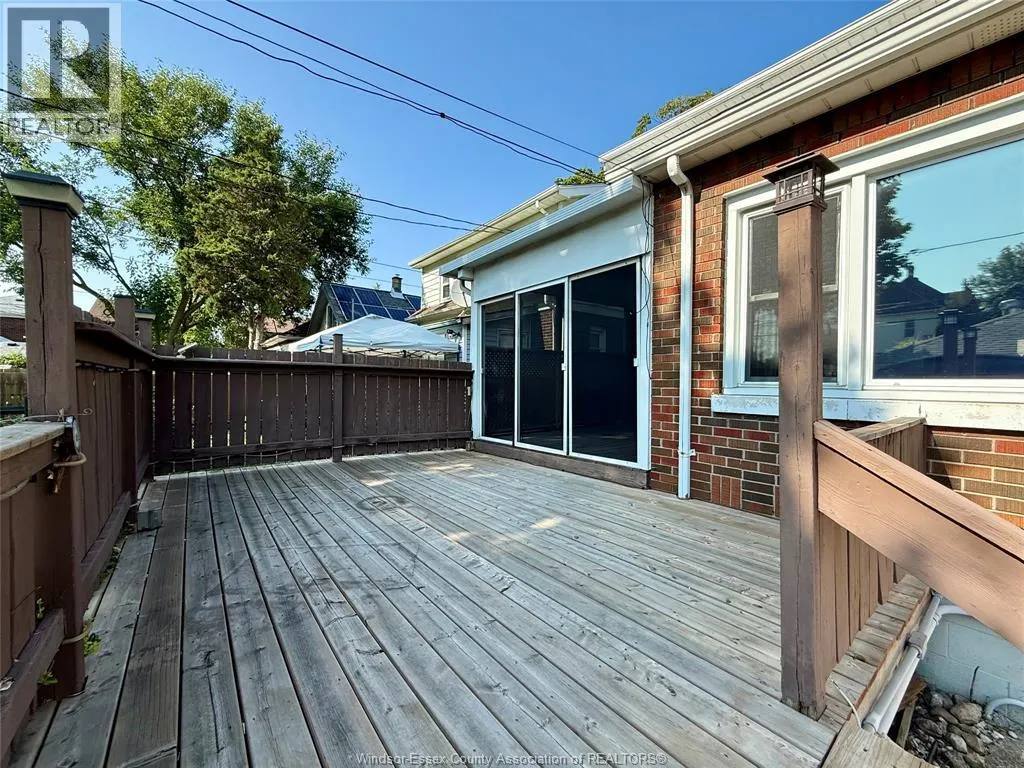 1239 Bruce AVENUE