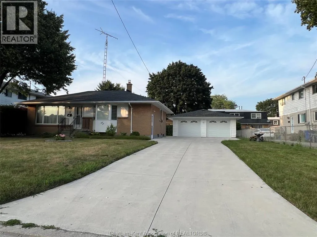 61 SEMENYN AVENUE