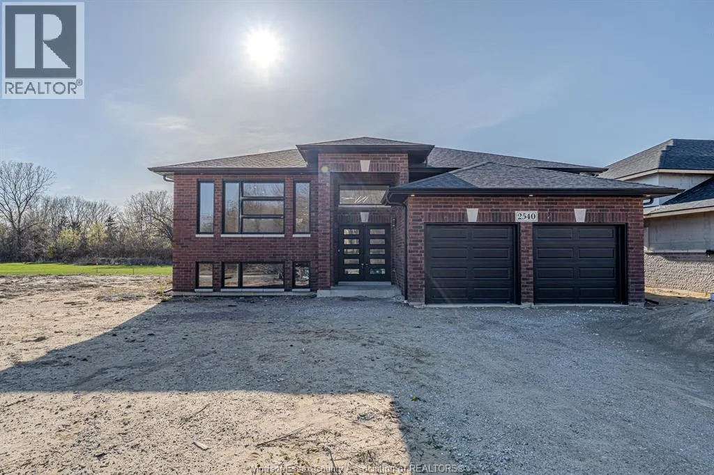 2588 MAYFAIR