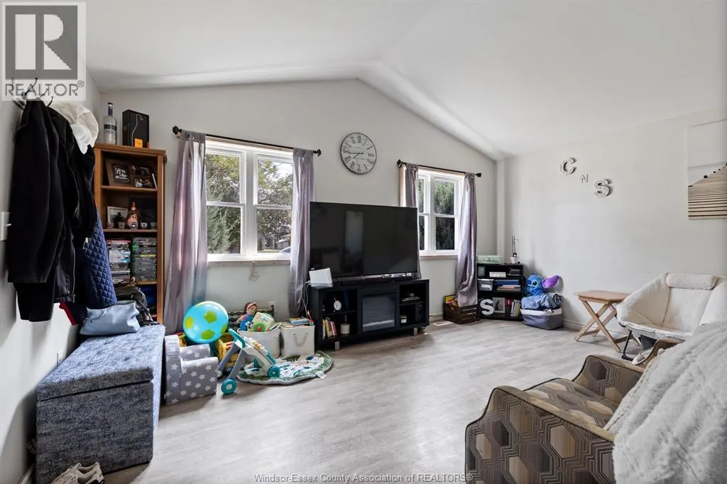 976 WATERS BEACH