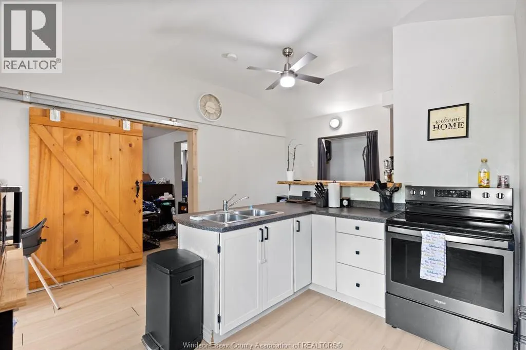 976 WATERS BEACH