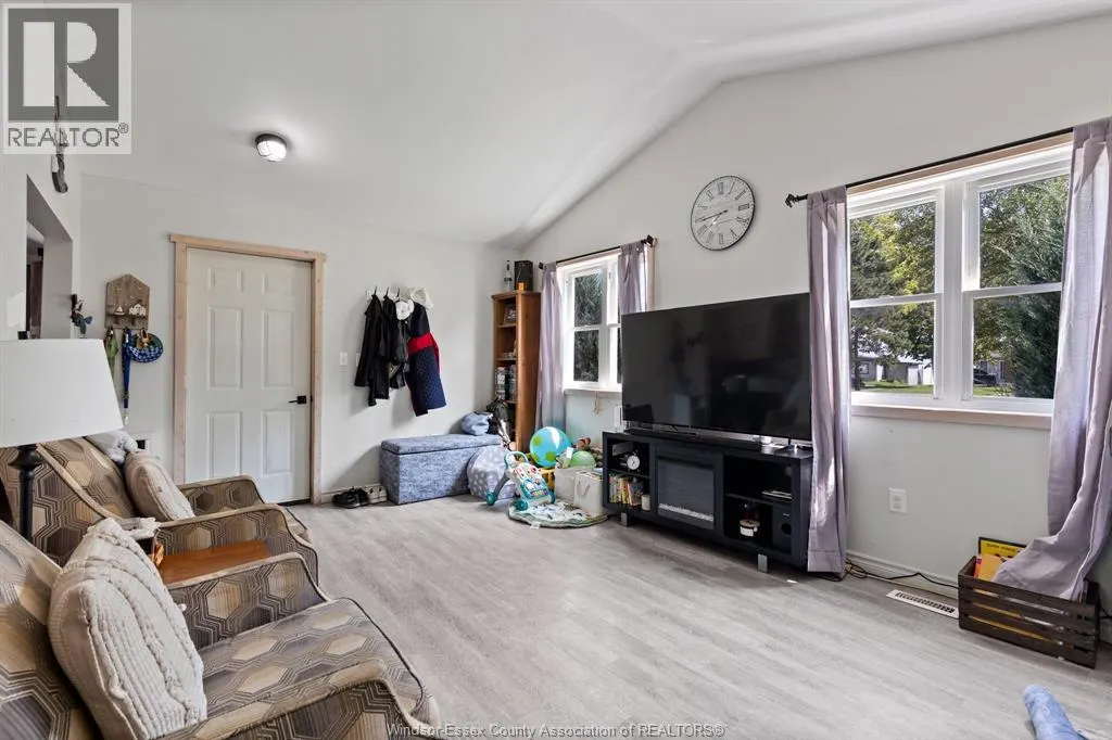 976 WATERS BEACH