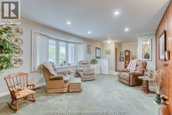 331 BAYVIEW CRESCENT