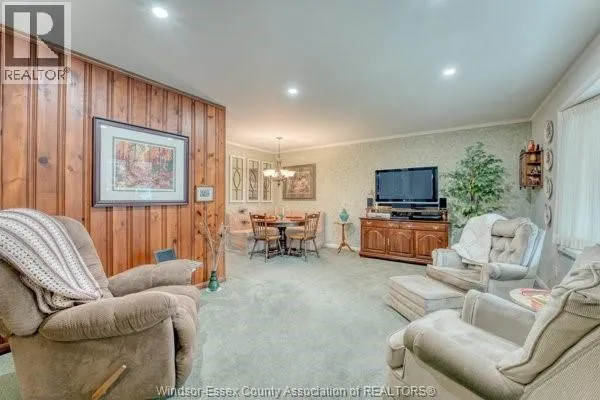 331 BAYVIEW CRESCENT