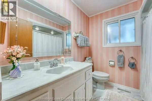 331 BAYVIEW CRESCENT