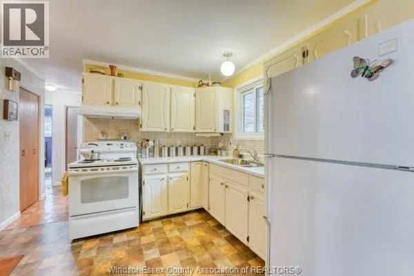 331 BAYVIEW CRESCENT