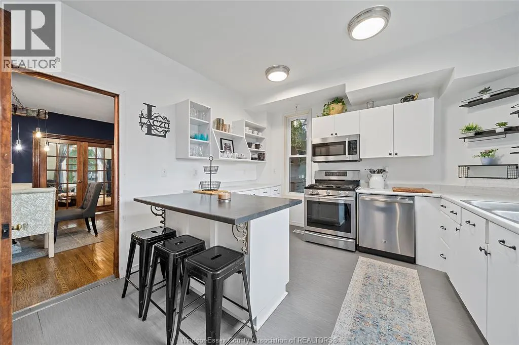 32 CANAL STREET East