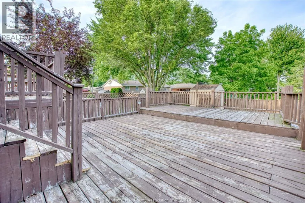 248 WILLOWWOOD DRIVE