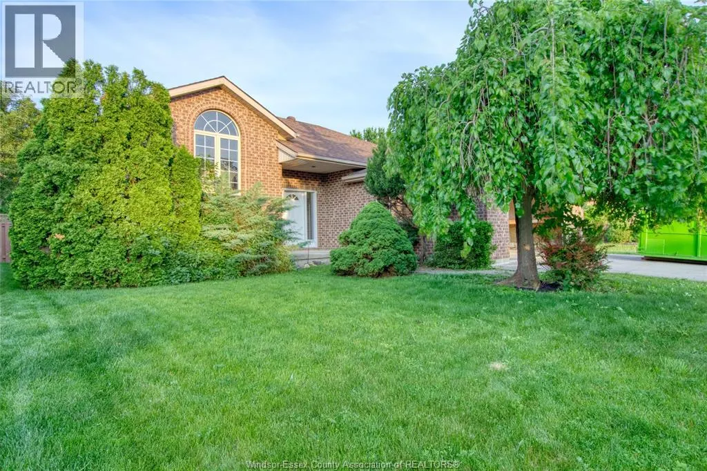 248 WILLOWWOOD DRIVE