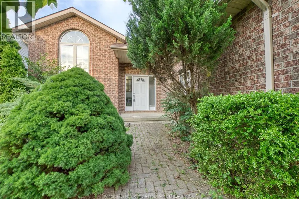 248 WILLOWWOOD DRIVE
