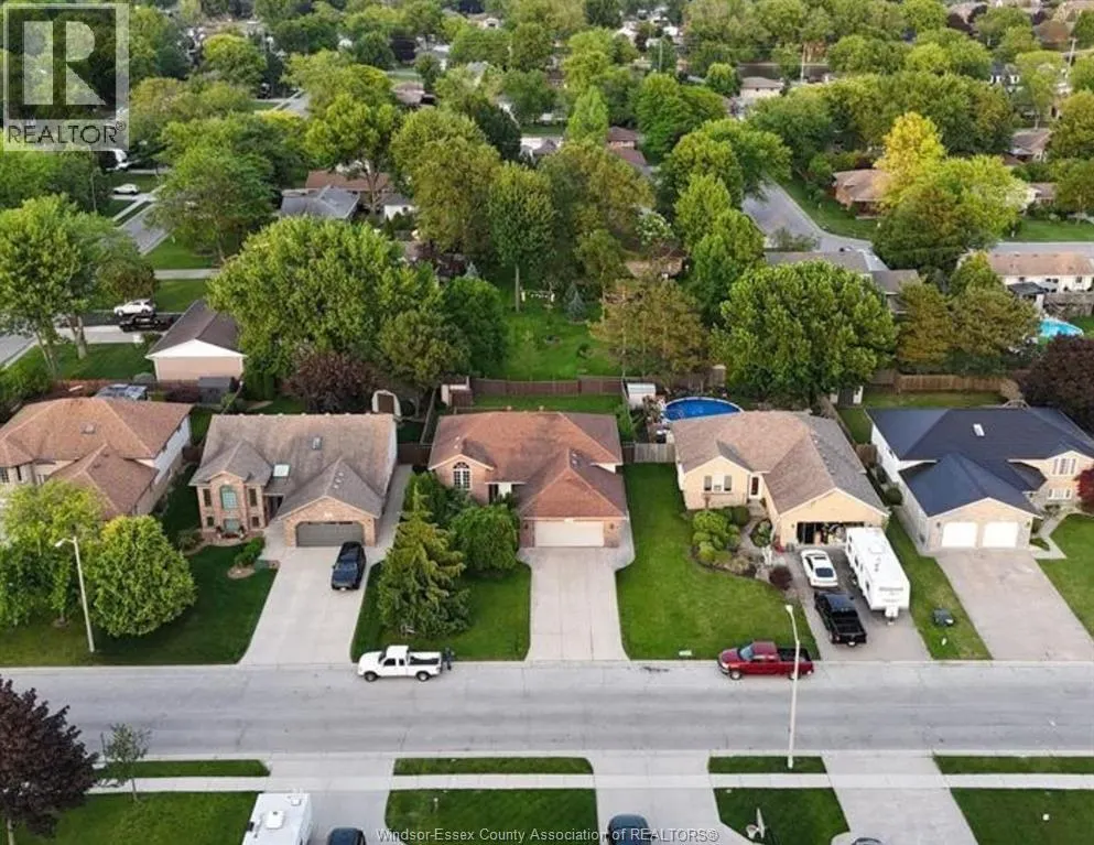 248 WILLOWWOOD DRIVE