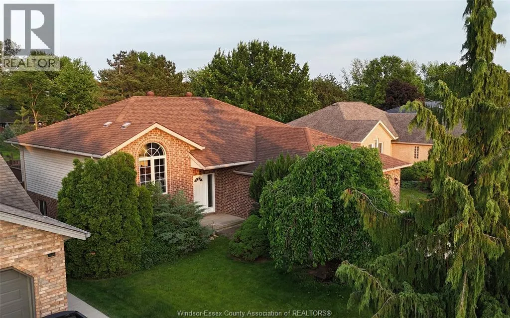 248 WILLOWWOOD DRIVE
