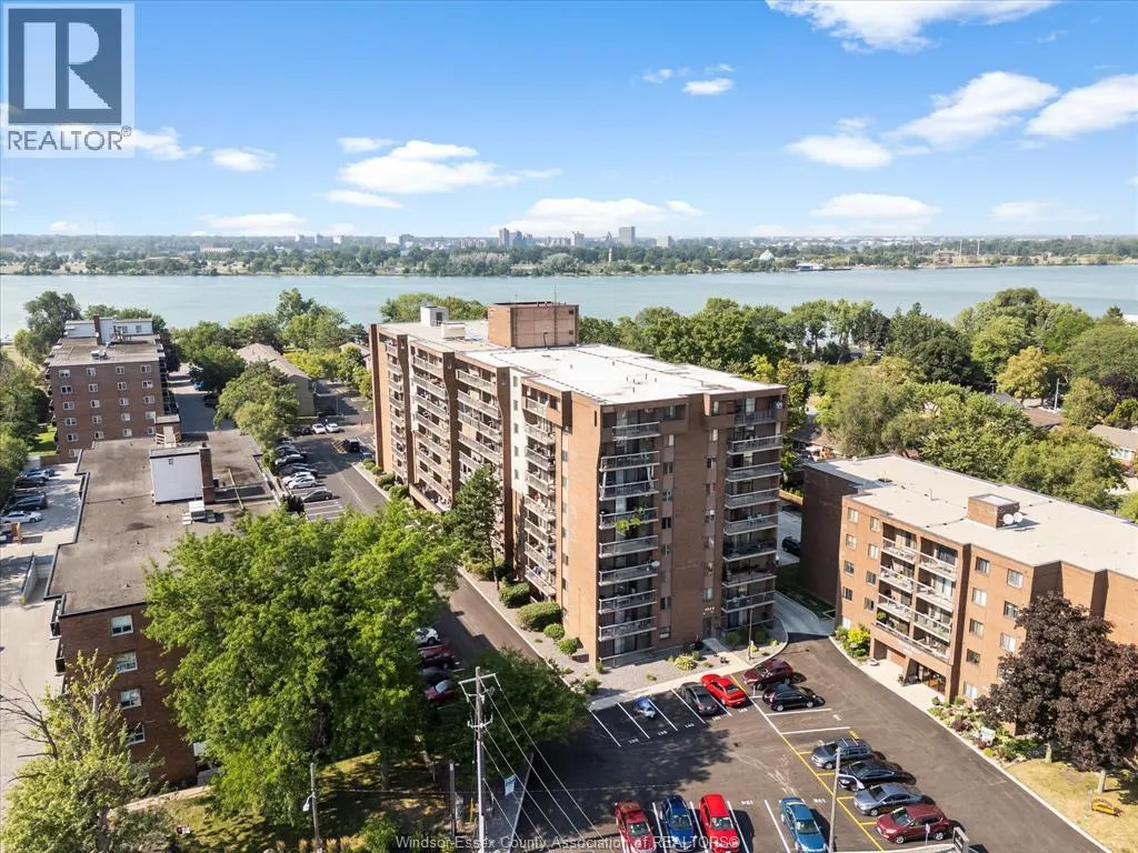 3636 Wyandotte STREET East Unit# 503