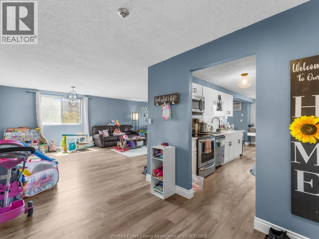 3636 Wyandotte STREET East Unit# 503