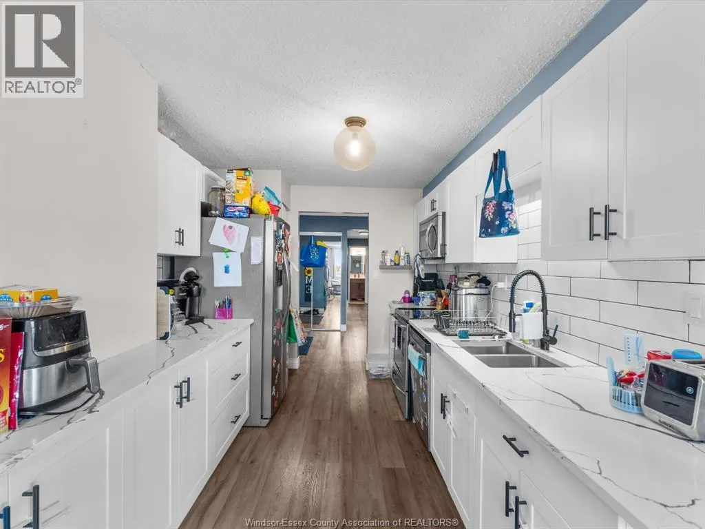 3636 Wyandotte STREET East Unit# 503