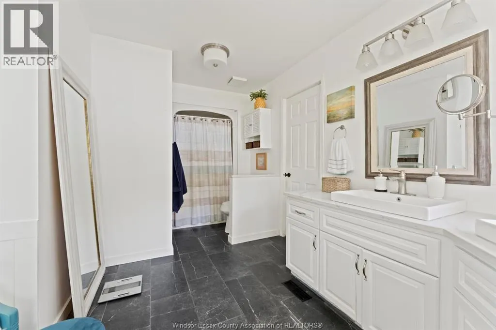 3914 ST. CLAIR